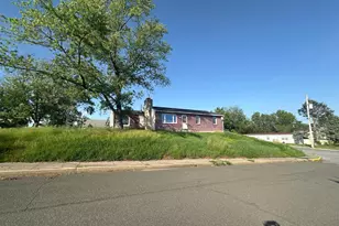 160 Linden St, Stowe, PA 19464 - Photo 2