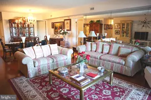 10514 Valley Forge Cir, King of Prussia, PA 19406 - Photo 4