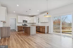 2803 N Charlotte St, Gilbertsville, PA 19525 - Photo 8