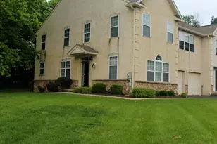 220 Hampton Green Dr, North Wales, PA 19454 - Photo 4