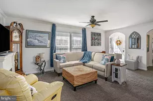 906 Lakeview Dr, Green Lane, PA 18054 - Photo 6