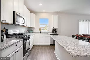 7 Ford St, Bridgeport, PA 19405 - Photo 4