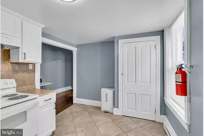 905 W Marshall Street, Norristown, PA 19401 - Photo 14