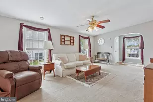 2022 Longwood Pl, North Wales, PA 19454 - Photo 4