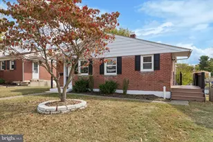 742 N Hanover St, Pottstown, PA 19464 - Photo 2