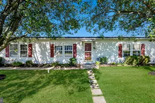 10 Bentwood Ct W, Harleysville, PA 19438 - Photo 2