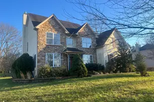 697 Wimbledon Ln, Hatfield, PA 19440 - Photo 2