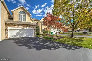 145 Sawgrass Dr, Blue Bell, PA 19422 - Photo 2