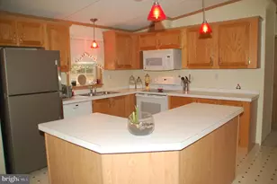 447 Manor House Ln, Souderton, PA 18964 - Photo 10