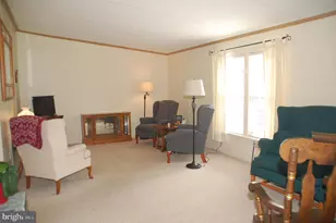 447 Manor House Ln, Souderton, PA 18964 - Photo 4