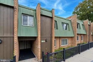 1106 Meadowview Ln, Mont Clare, PA 19453 - Photo 2