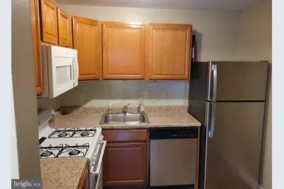 1605 Meadowview Lane #1605, Mont Clare, PA 19453 - Photo 2