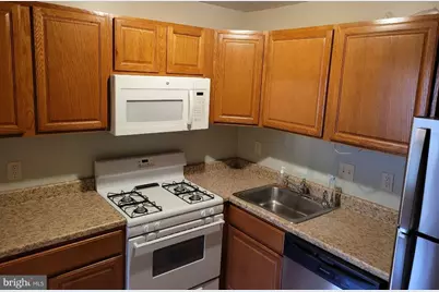 1605 Meadowview Lane #1605, Mont Clare, PA 19453 - Photo 4