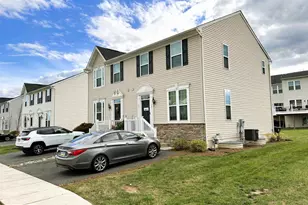 101 Kati Ct, Gilbertsville, PA 19525 - Photo 2