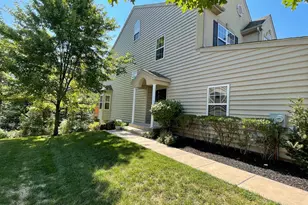 19 Arbor Cir, Colmar, PA 18915 - Photo 2