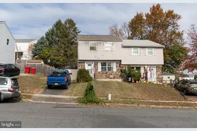 703 Holly Drive, Pottstown, PA 19464 - Photo 2