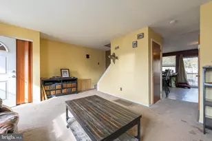 703 Holly Dr, Pottstown, PA 19464 - Photo 6