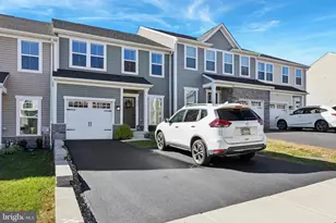 102 Sterling Dr, East Norriton, PA 19401 - Photo 4