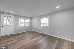 105 Washington Dr, Norristown, PA 19403 - Photo 12