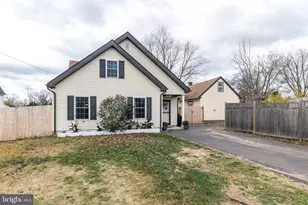 220 Pennbrook Ave, Lansdale, PA 19446 - Photo 1