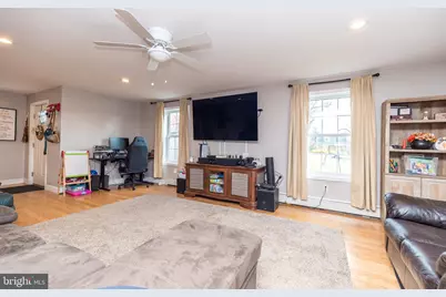 220 Pennbrook Avenue, Lansdale, PA 19446 - Photo 2