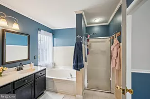 201 Eisenhower Ln, Collegeville, PA 19426 - Photo 16