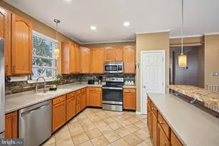 201 Eisenhower Ln, Collegeville, PA 19426 - Photo 10