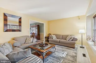 212 Hampton Cir, Gilbertsville, PA 19525 - Photo 6