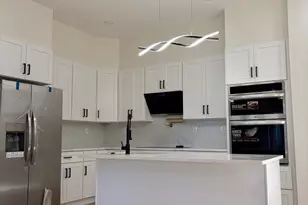 865 W Lancaster Ave, Bryn Mawr, PA 19010 - Photo 2