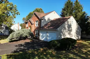 2801 Denbeigh Dr, Hatfield, PA 19440 - Photo 4