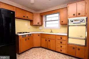 217 Cherry Ln, Lansdale, PA 19446 - Photo 4