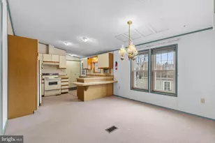 907 Lakeview Dr, Green Lane, PA 18054 - Photo 6