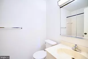 143 Riversedge Dr, Norristown, PA 19403 - Photo 8