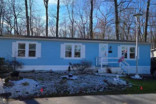 727 Dogwood Dr, Green Lane, PA 18054 - Photo 2