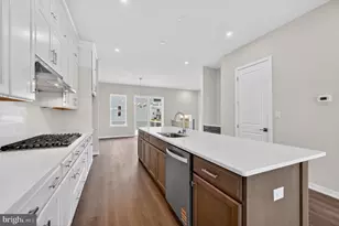 110 Lizabetta Ln, King of Prussia, PA 19406 - Photo 2