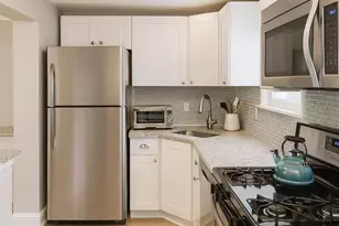 28 Maple St, Conshohocken, PA 19428 - Photo 10