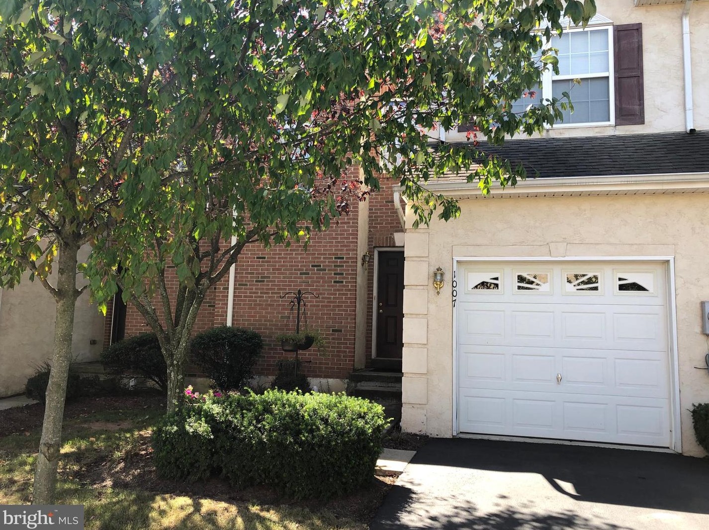 1007 Avondale Dr, Red Hill, PA 18076-1358