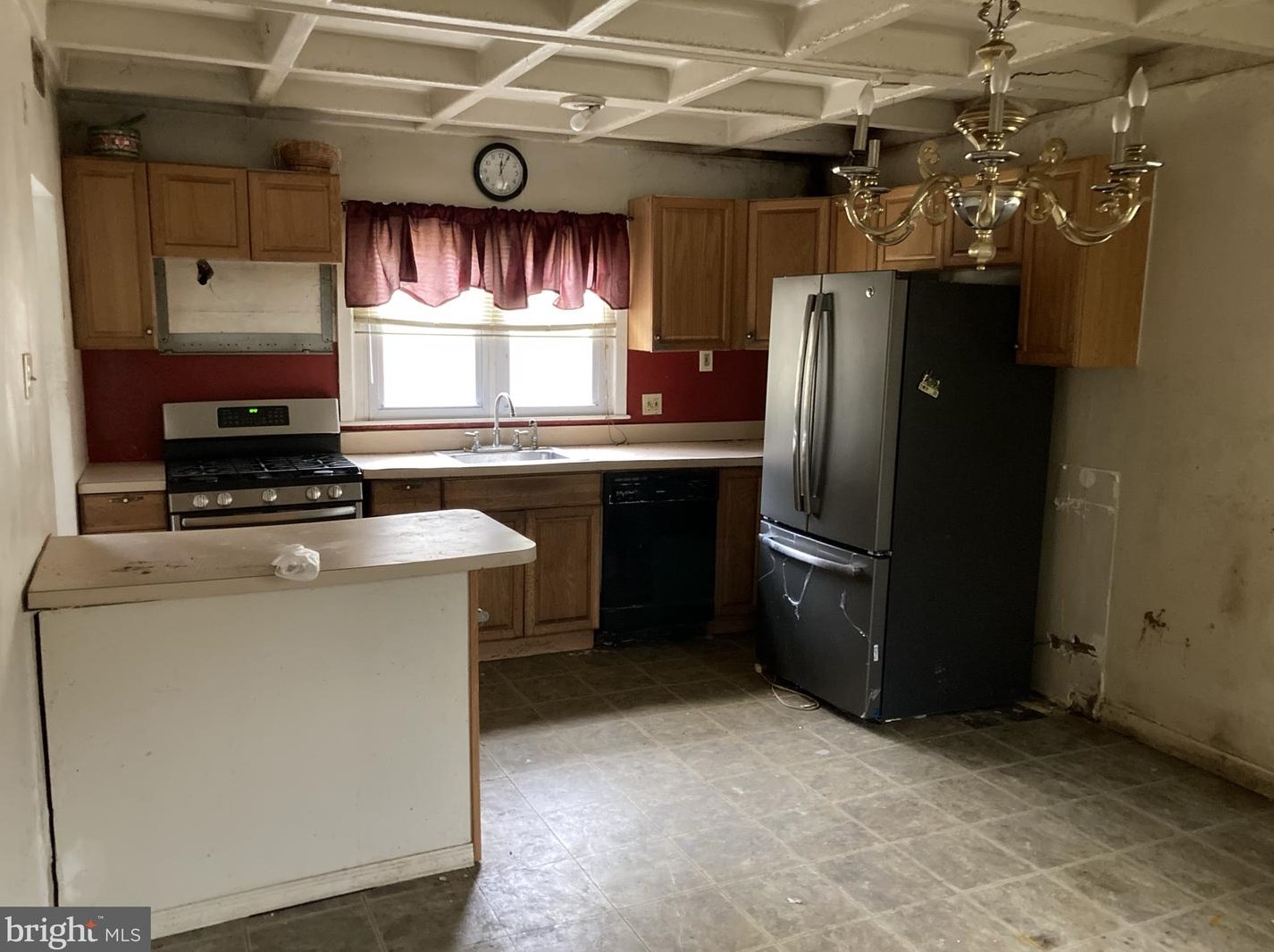 8204 Hull Dr, Ardsley, PA 19038-7512