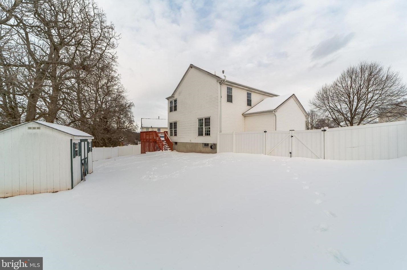 86 Pne Hurst Dr, Pottstown PA 19464-7205 exterior