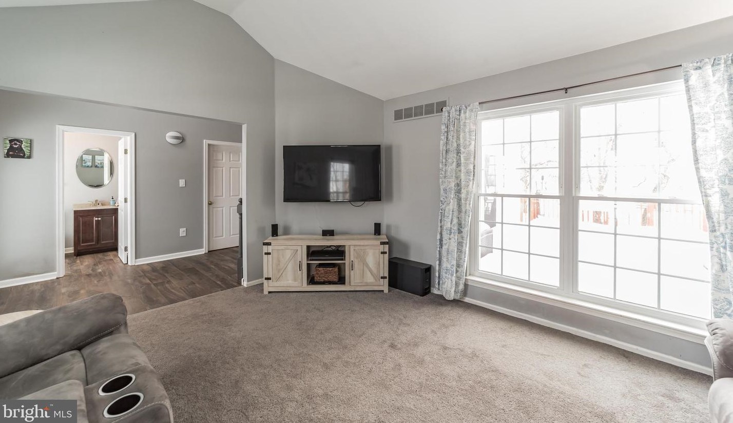 86 Pine Hurst Dr, Pottstown, PA 19464-7208