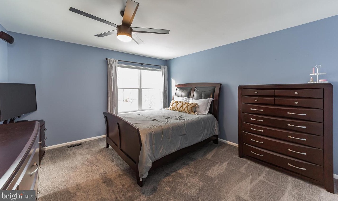 86 Pne Hurst Dr, Pottstown PA 19464-7205 exterior