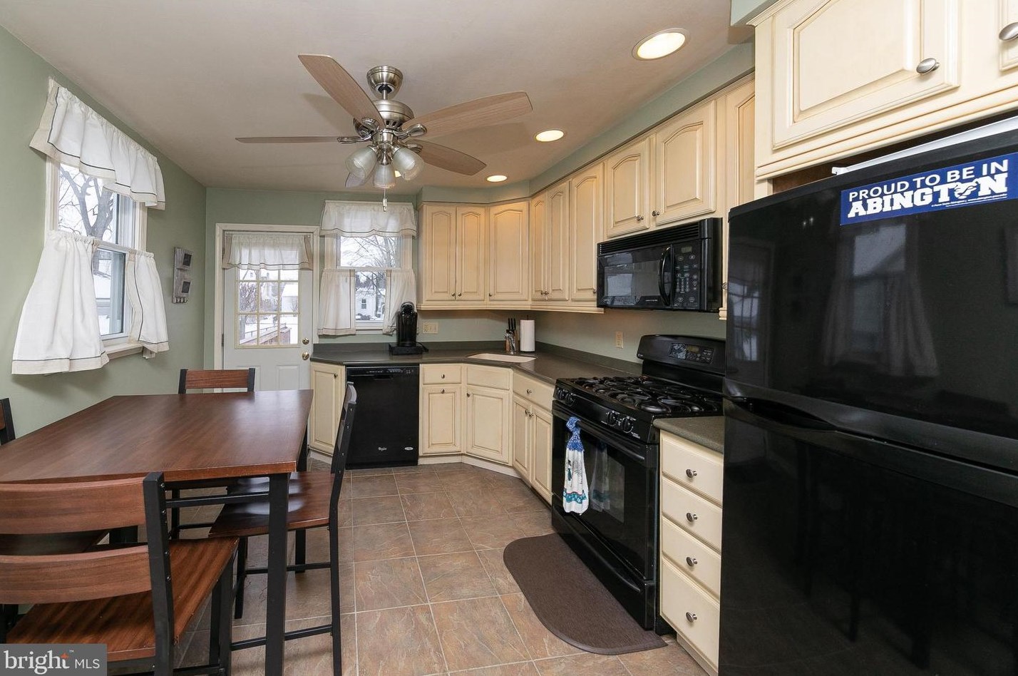 915 Garfield Ave, Ardsley PA 19038-1814 exterior