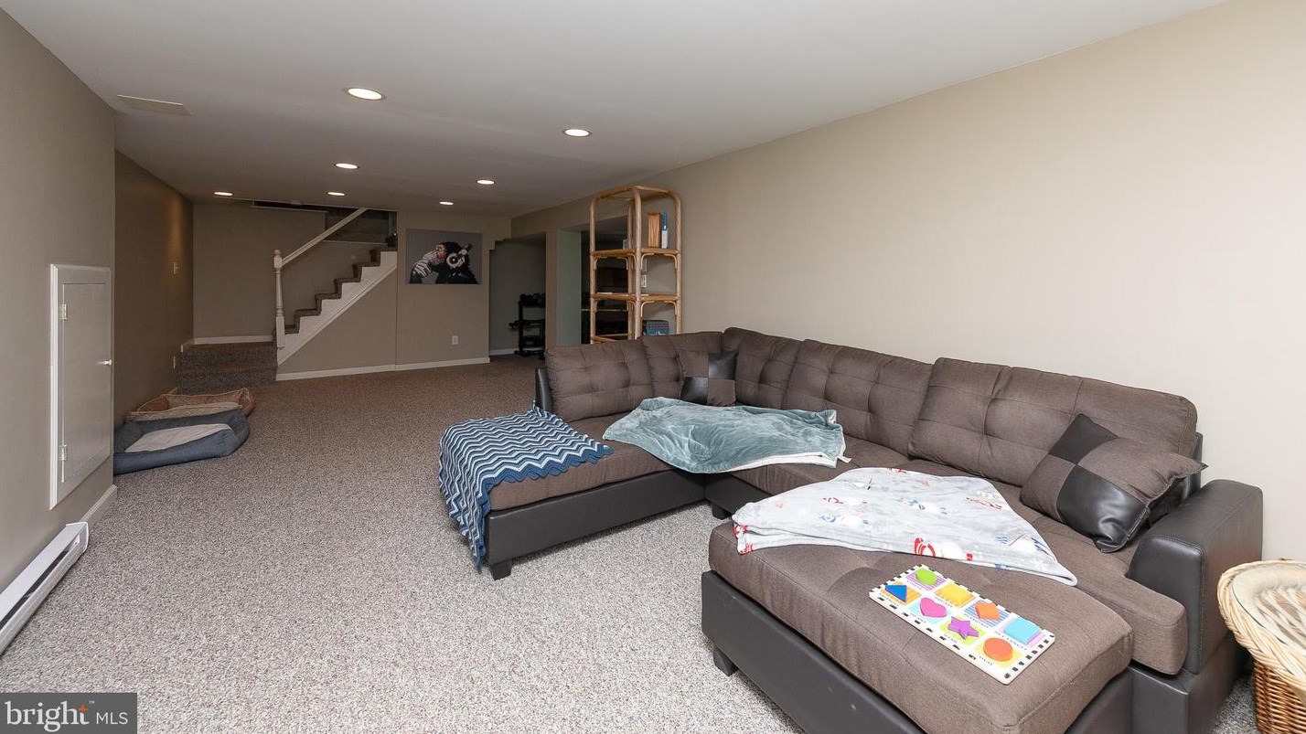 915 Garfield Ave, Ardsley PA 19038-1814 exterior