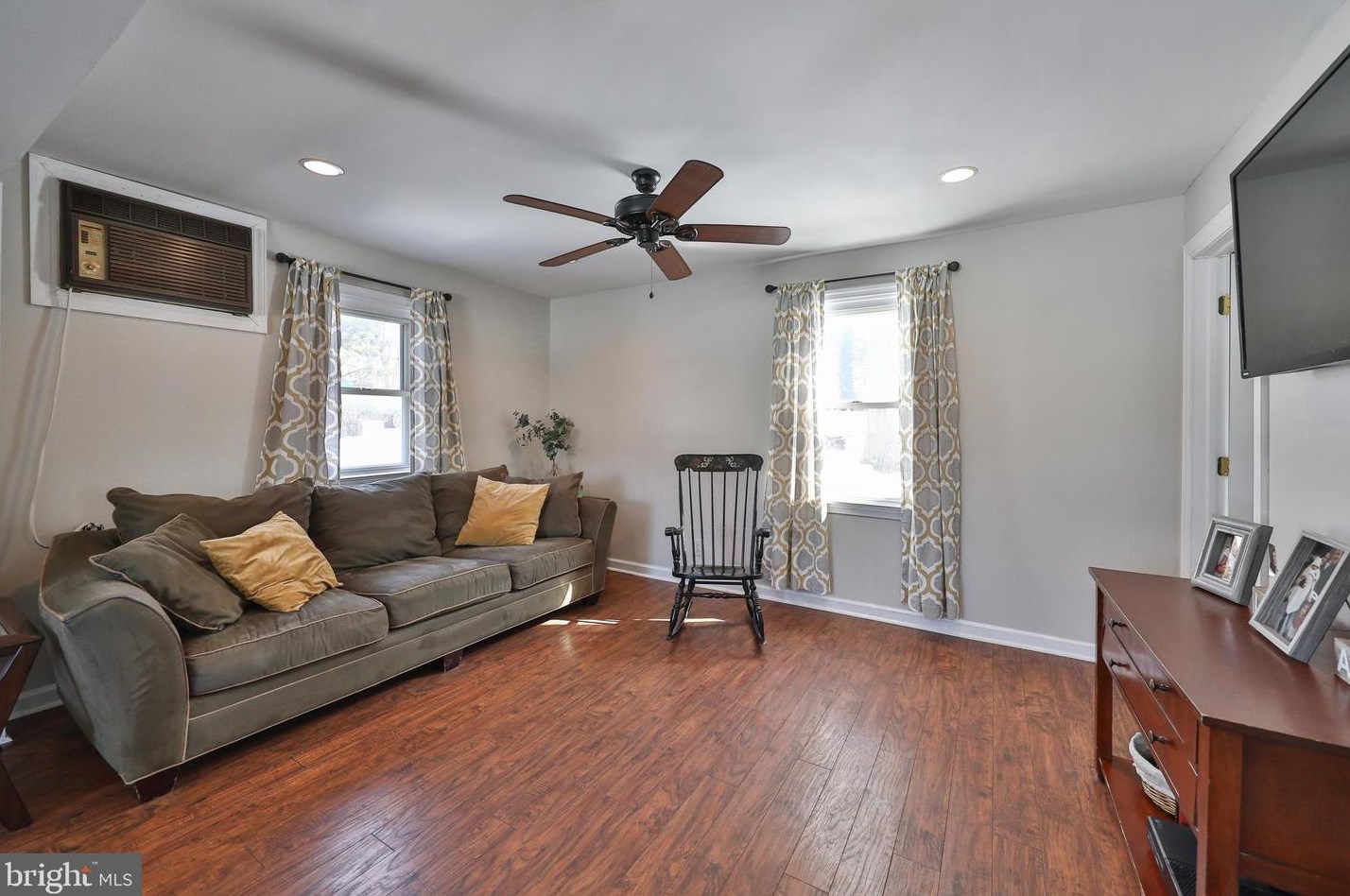 711 Cricket Ave, Ardsley, PA 19038-2611