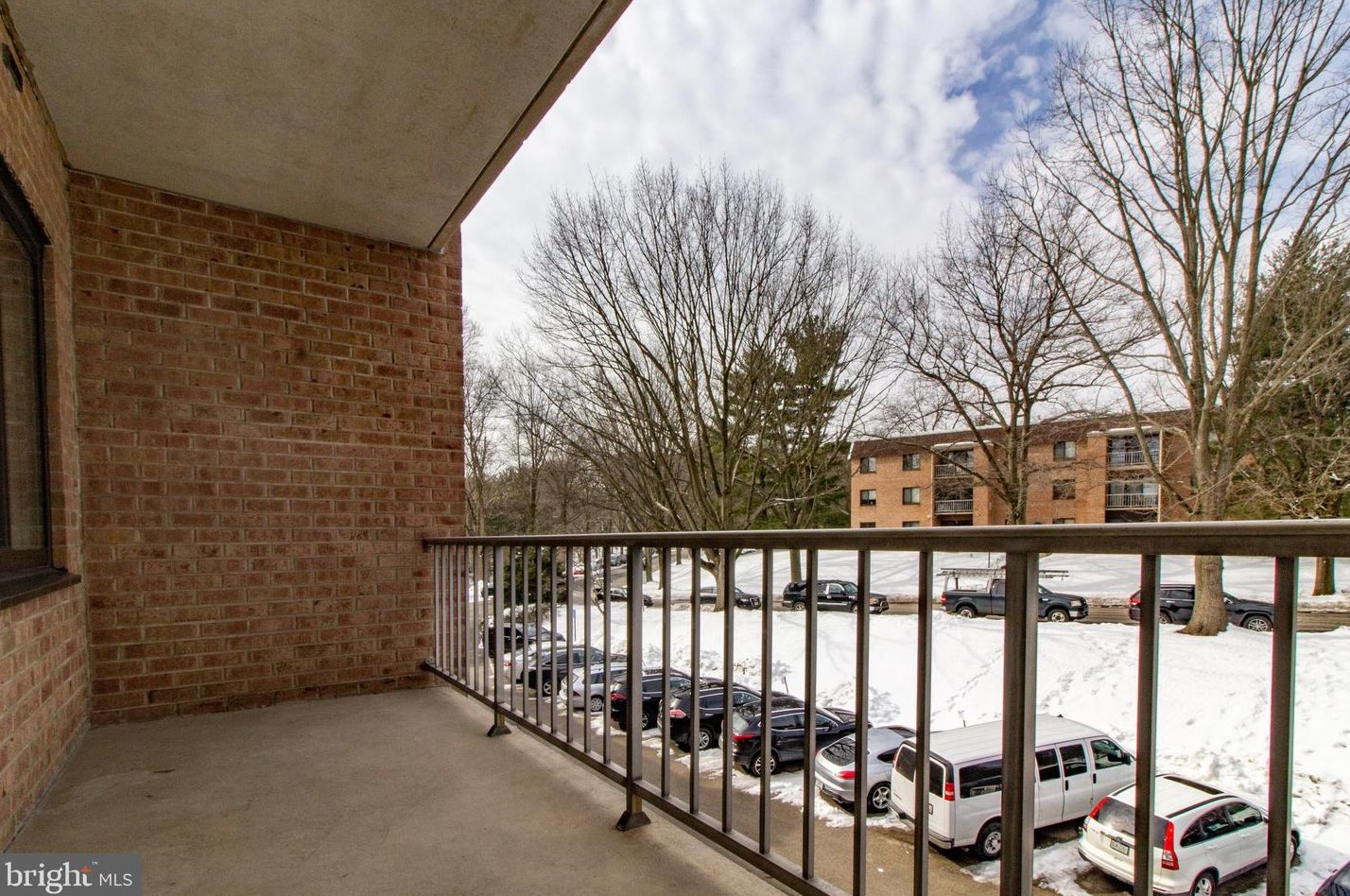 1637 Oakwood Dr, Penn Valley PA  19072-1002 exterior