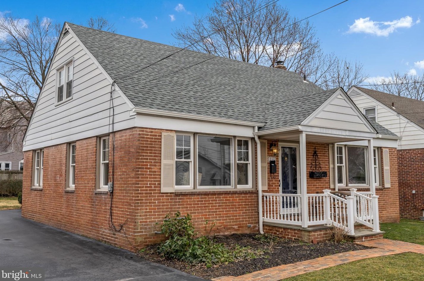 218 Lorraine Ave, Oreland, PA 19075-1702