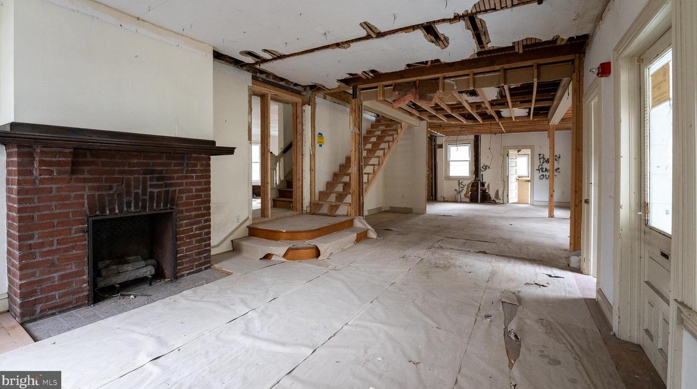 126 Greenwood Ave, Wyncote, PA 19095