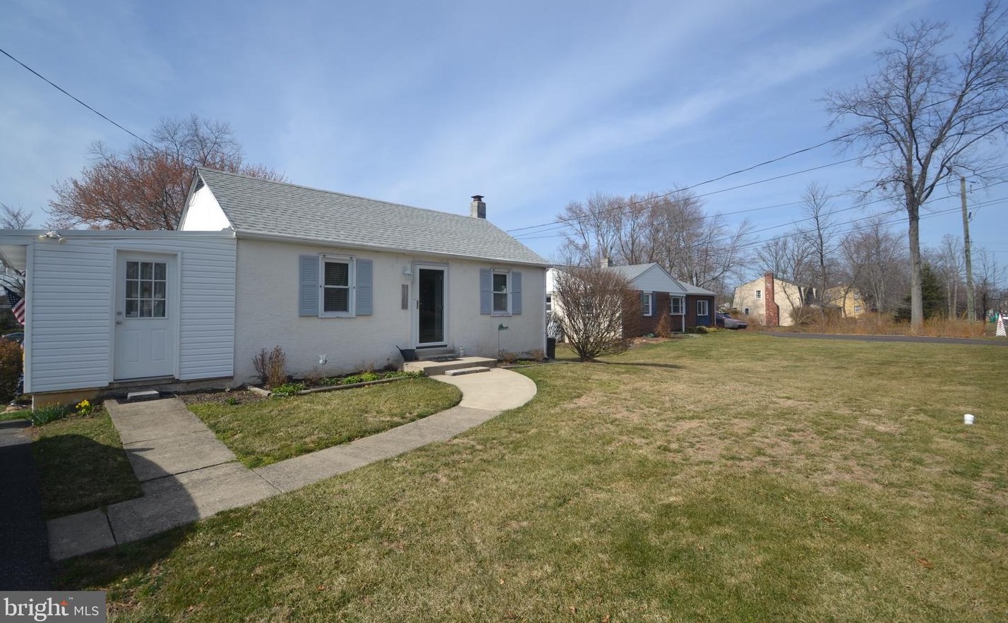 1148 N Line St, Lansdale, PA 19446