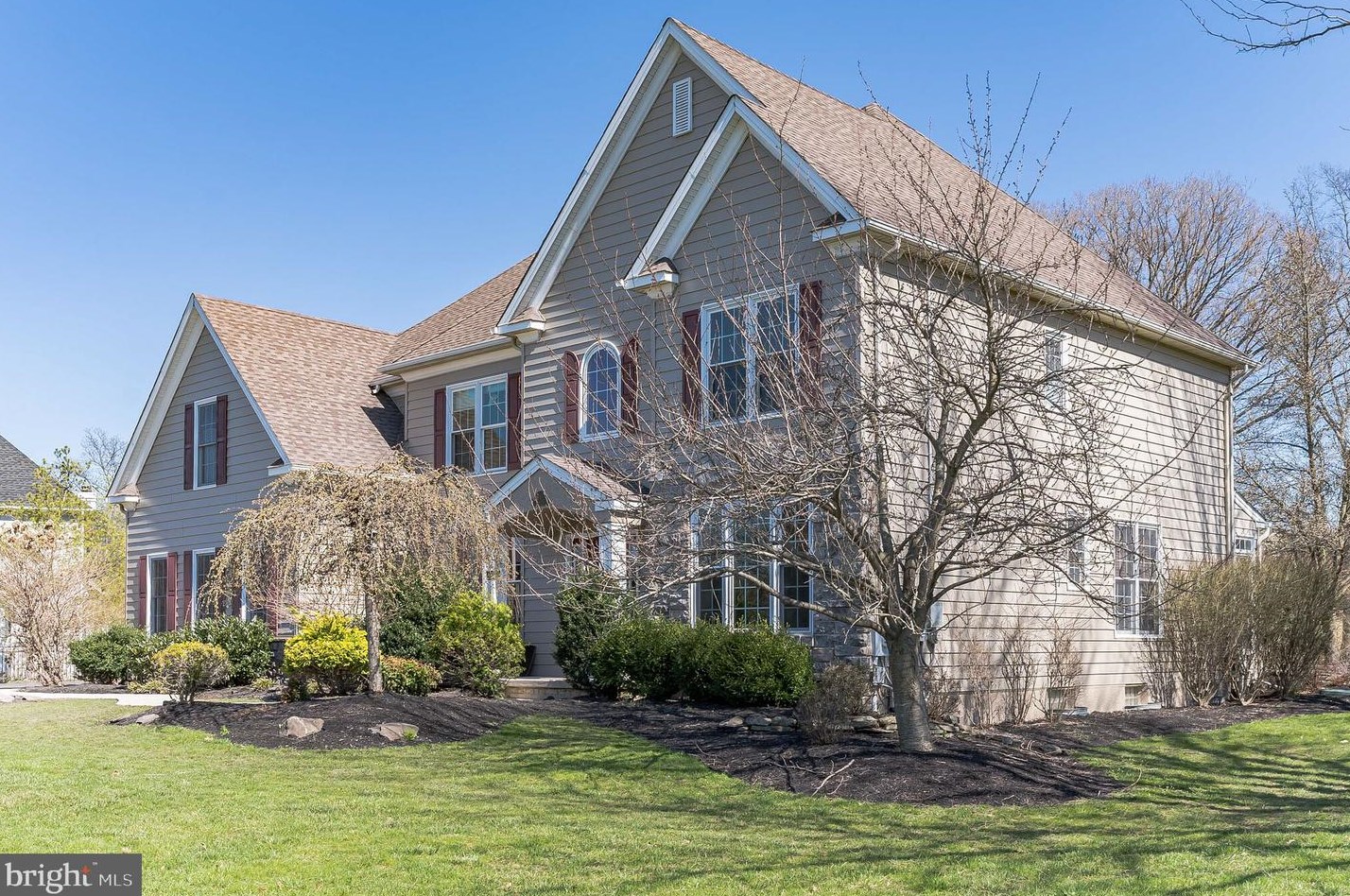 743 Thoreau Dr, Prospectville, PA 19002