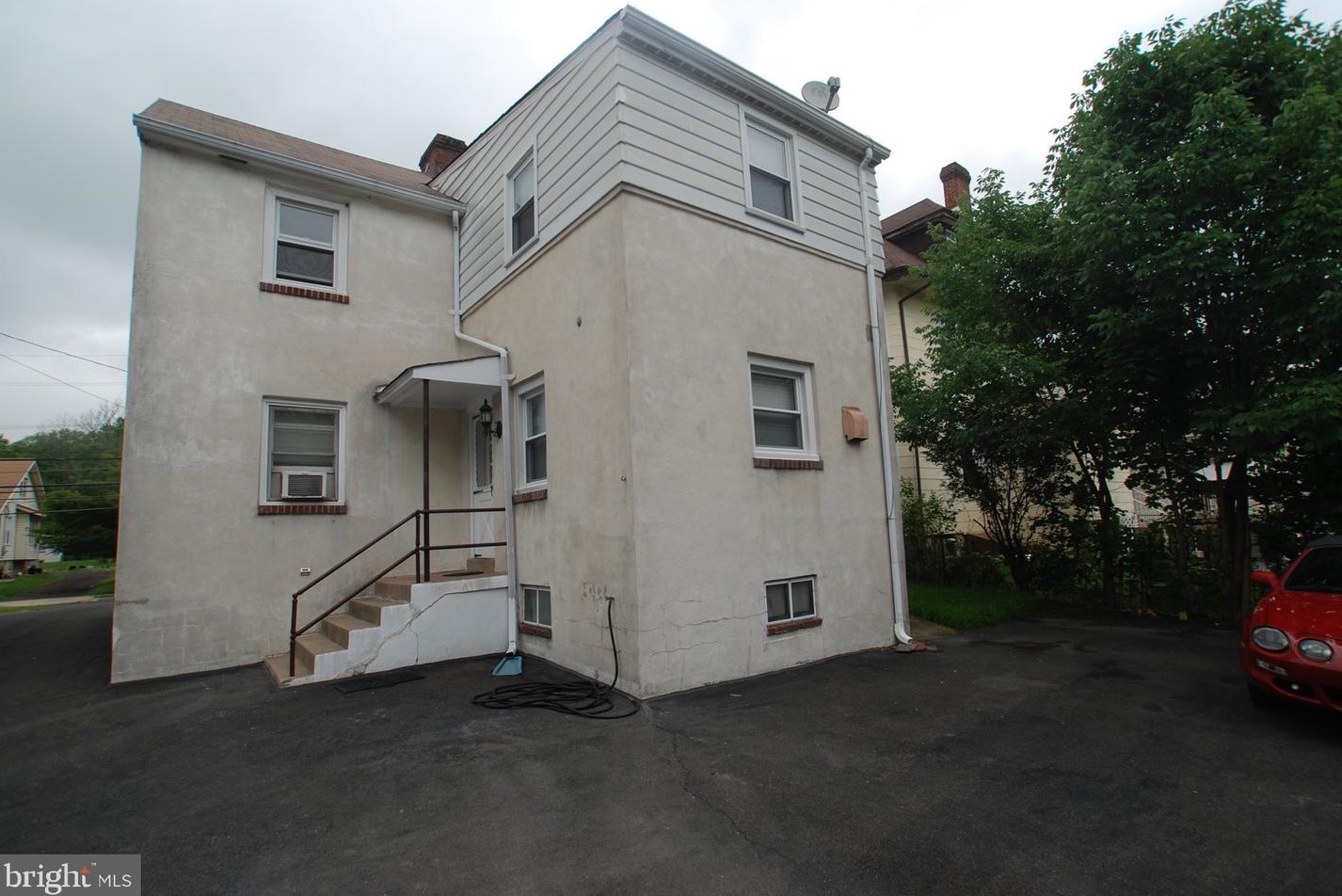 12 Center Ave, Willow Grove, PA 19090